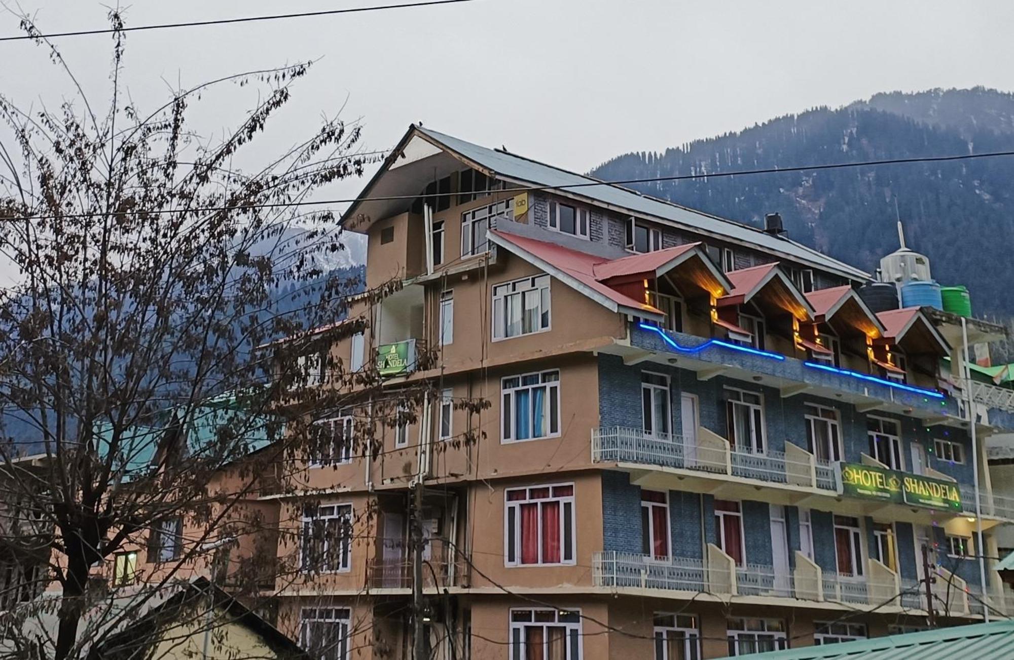 Cs Shhandella Hotel, Manali